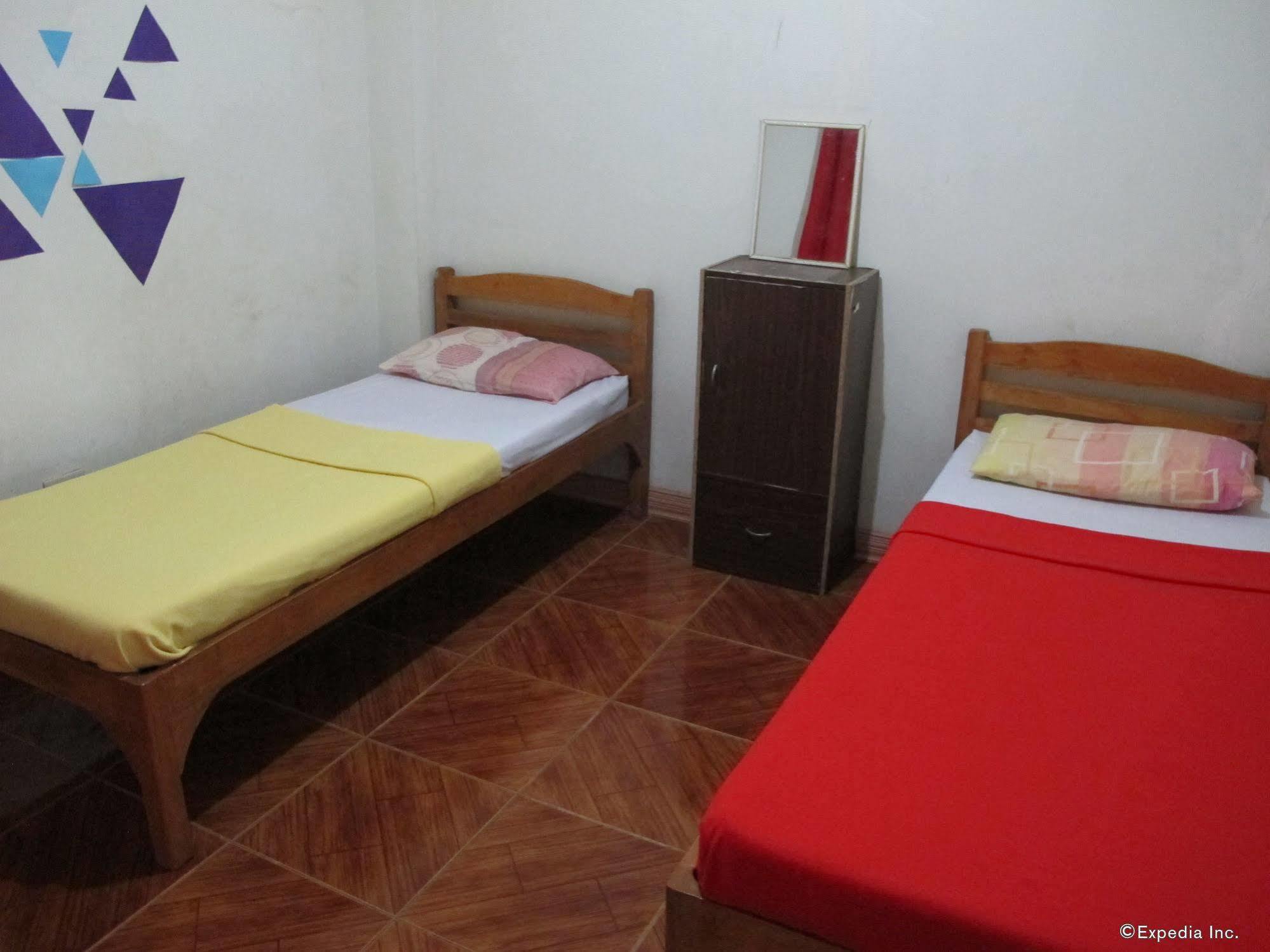 Pe'Re Aristo Guesthouse Mandaue Exteriör bild