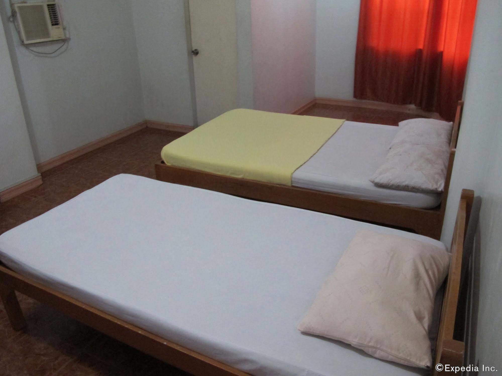 Pe'Re Aristo Guesthouse Mandaue Exteriör bild