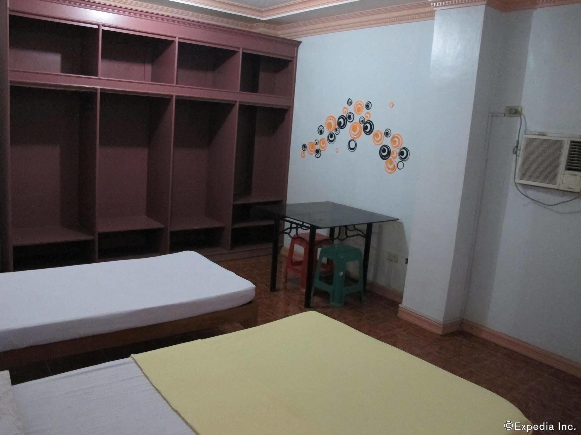 Pe'Re Aristo Guesthouse Mandaue Exteriör bild