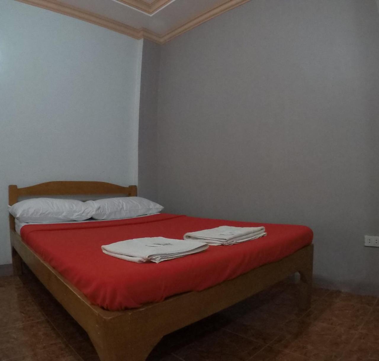 Pe'Re Aristo Guesthouse Mandaue Exteriör bild
