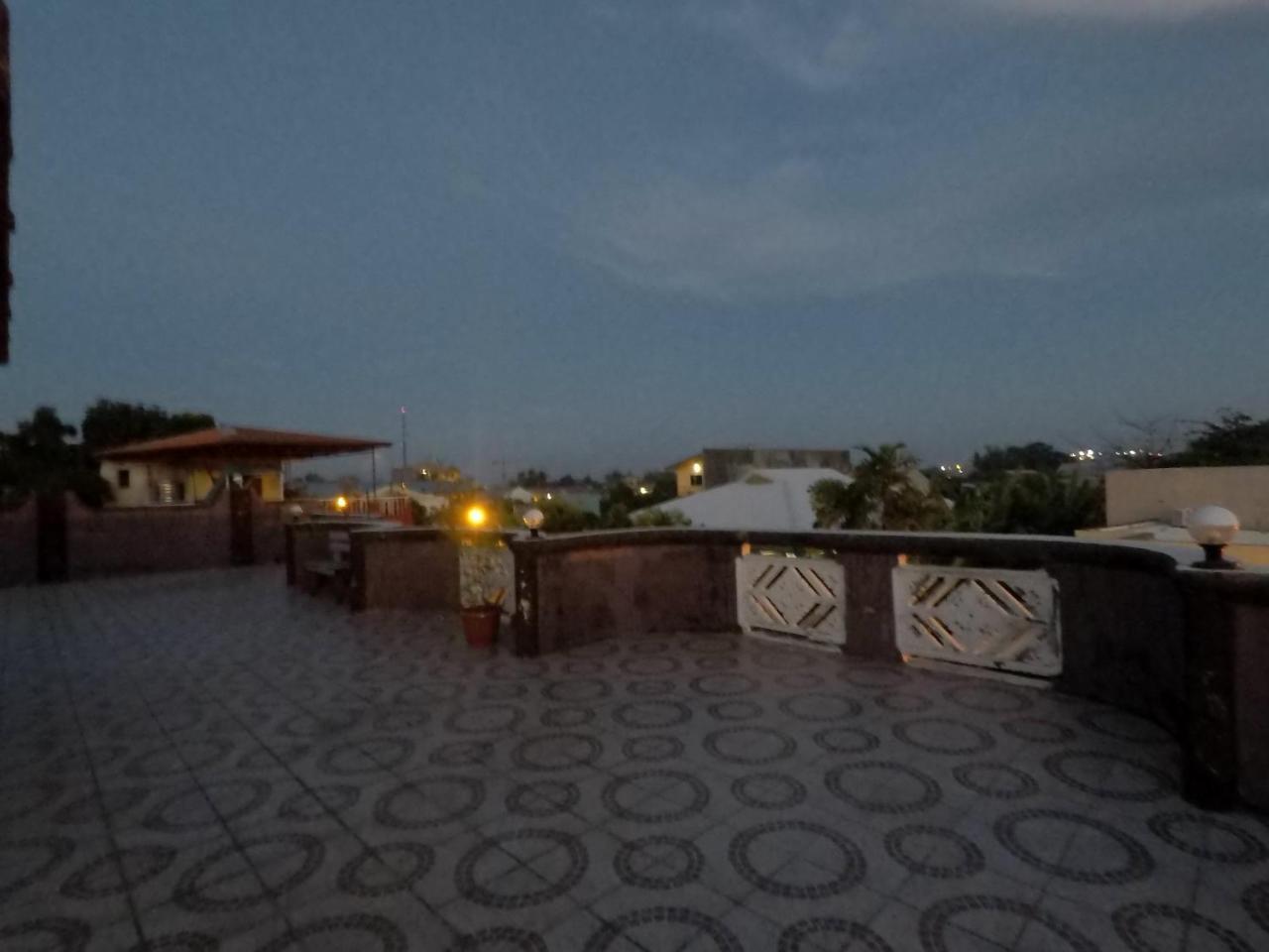 Pe'Re Aristo Guesthouse Mandaue Exteriör bild