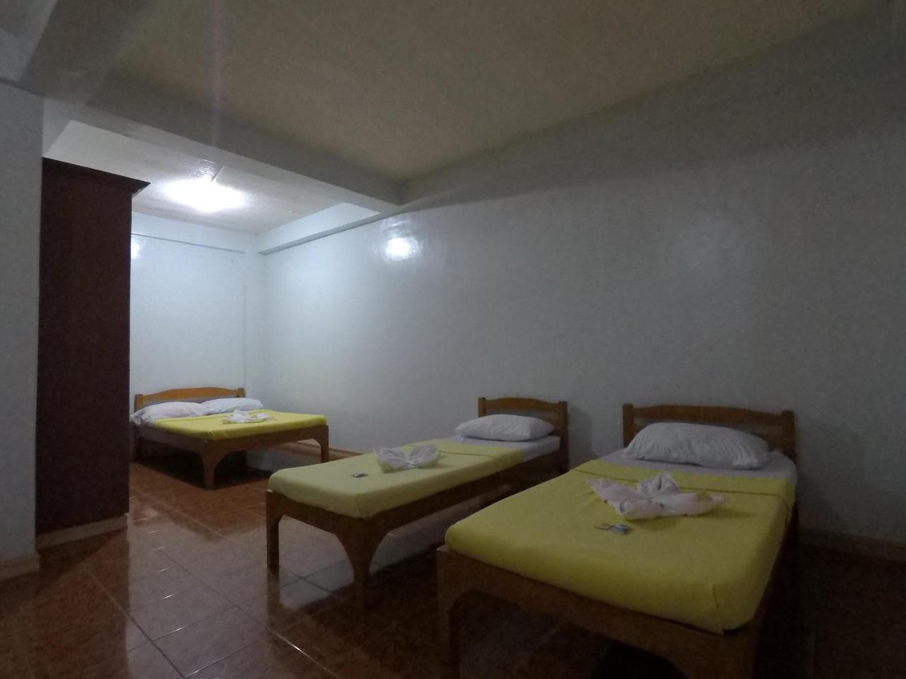 Pe'Re Aristo Guesthouse Mandaue Exteriör bild
