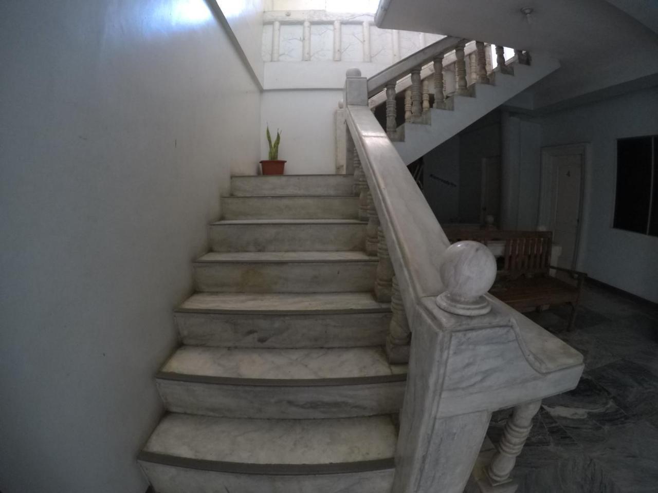 Pe'Re Aristo Guesthouse Mandaue Exteriör bild