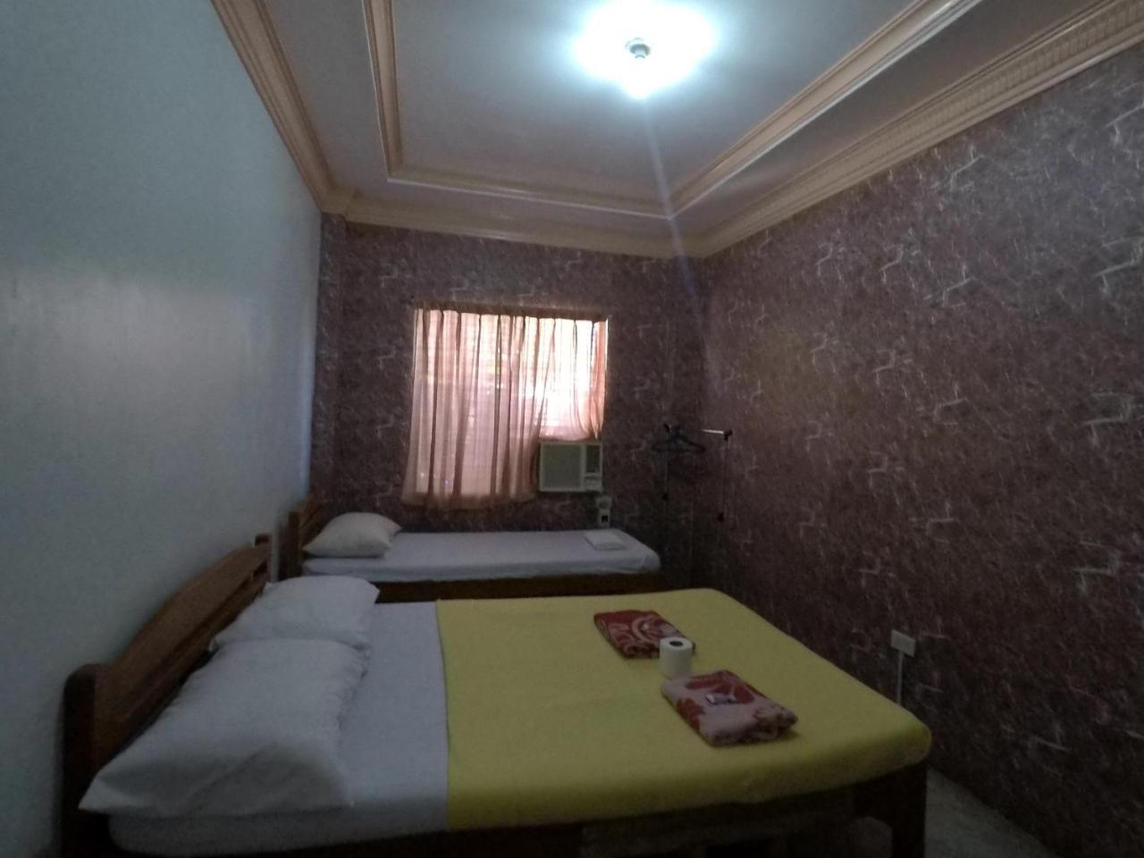 Pe'Re Aristo Guesthouse Mandaue Exteriör bild