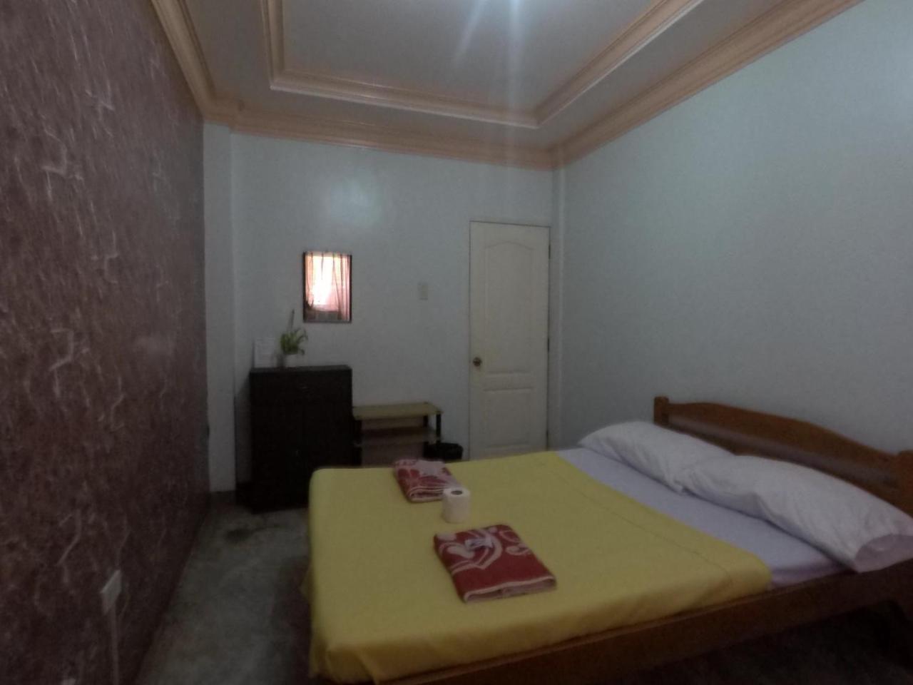 Pe'Re Aristo Guesthouse Mandaue Exteriör bild