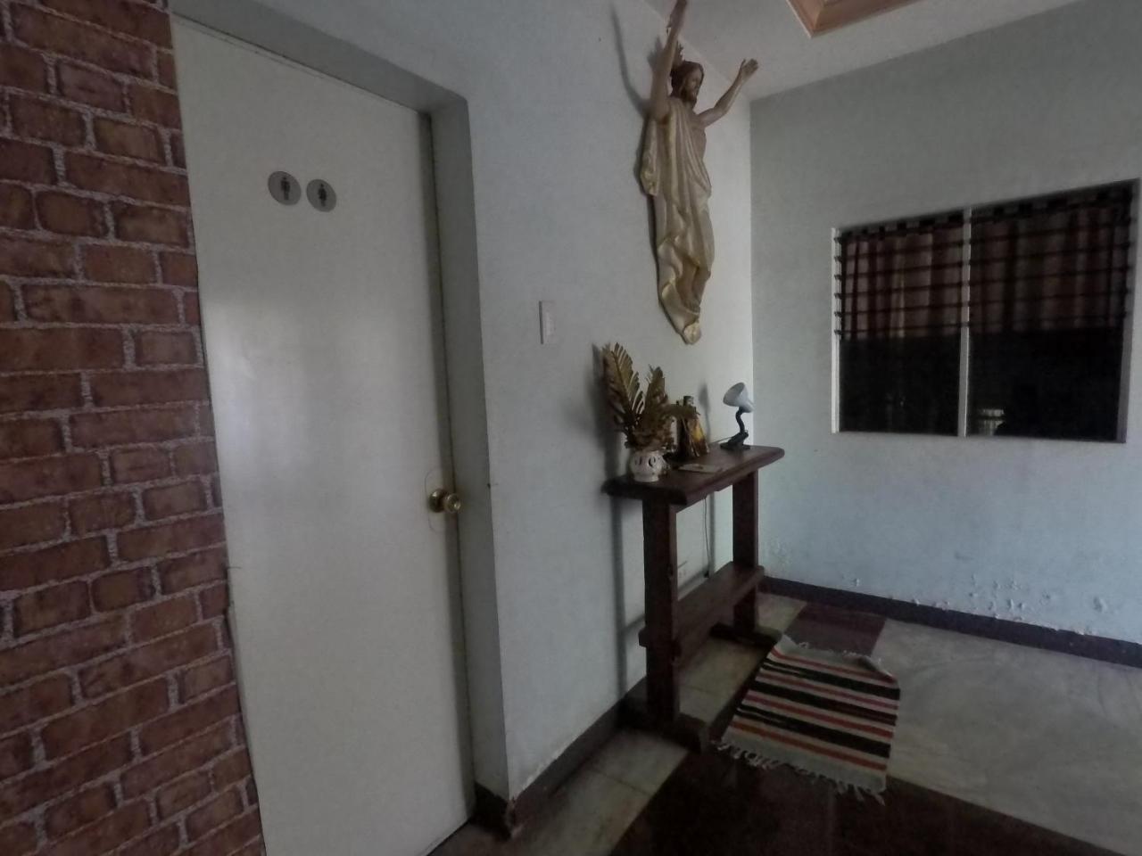 Pe'Re Aristo Guesthouse Mandaue Exteriör bild