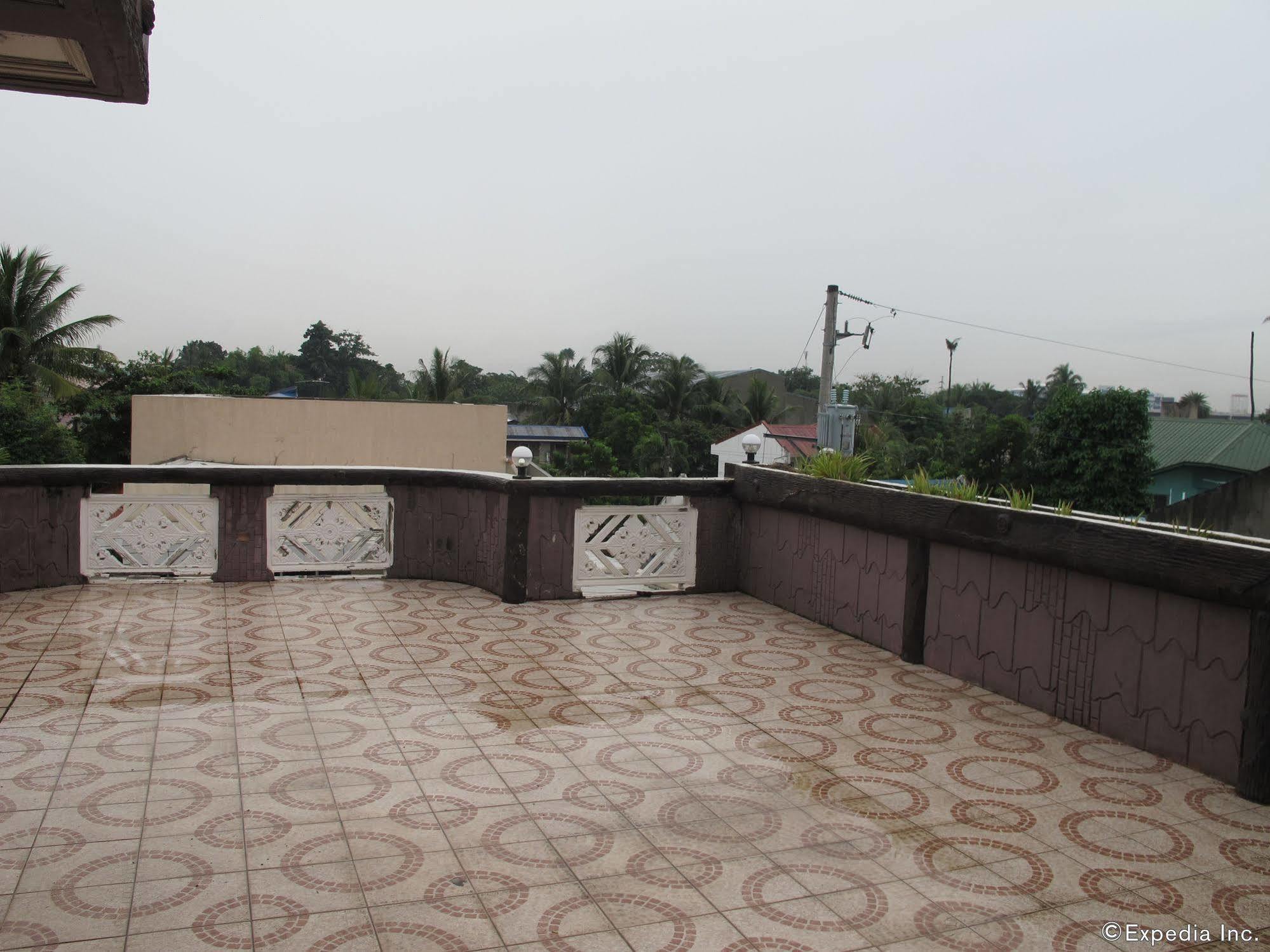 Pe'Re Aristo Guesthouse Mandaue Exteriör bild